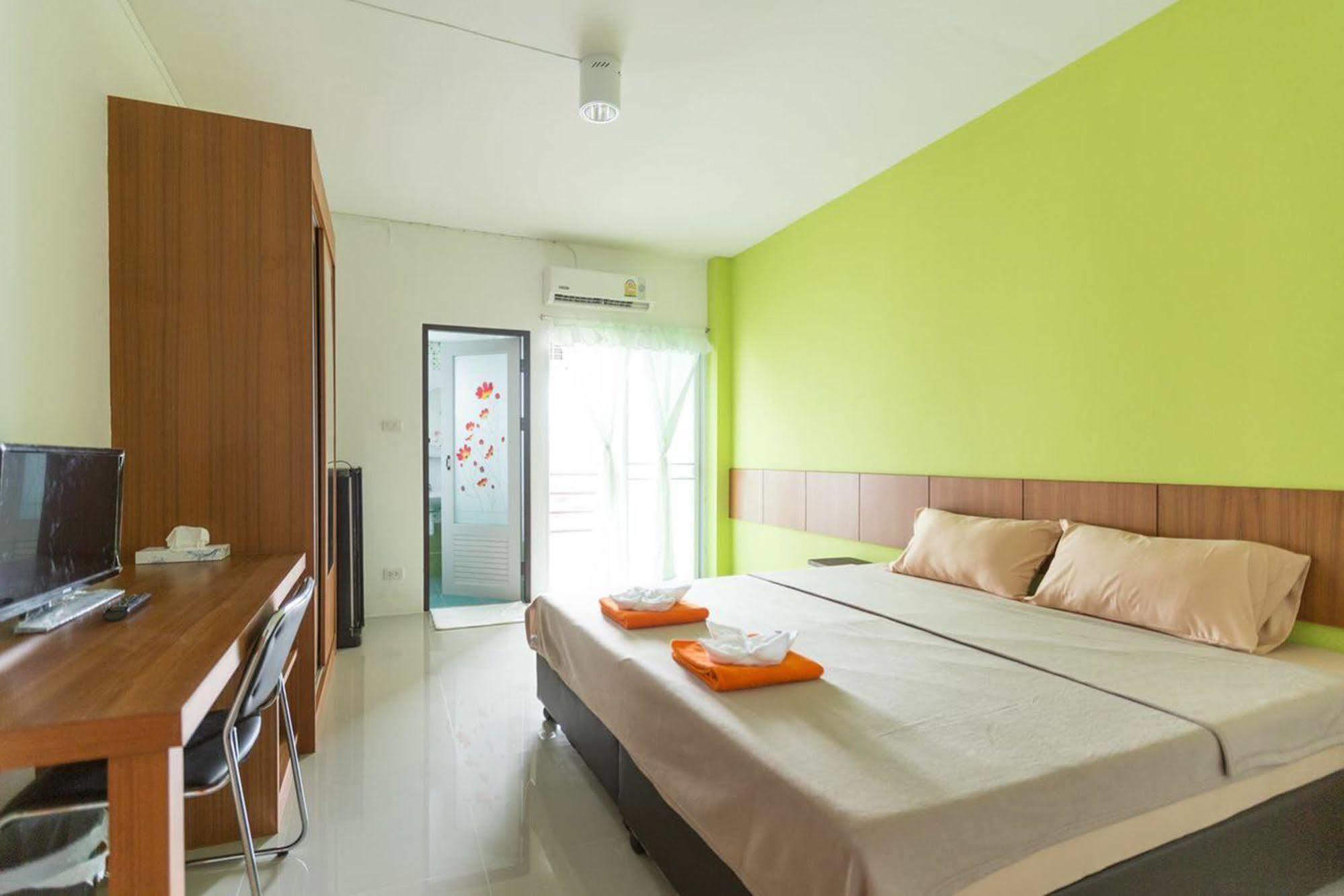 V At Bangsaen Hotel Ngoại thất bức ảnh