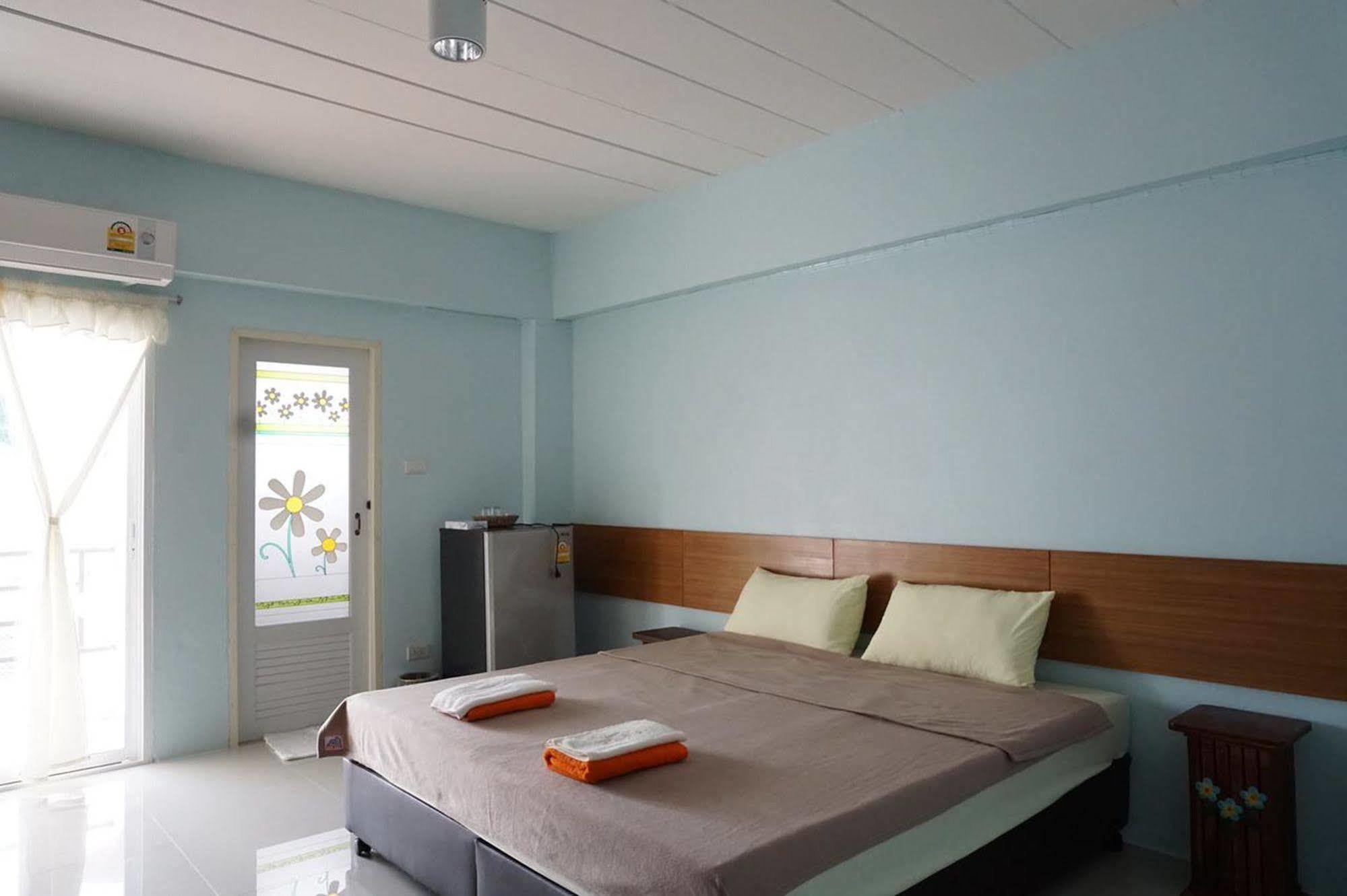 V At Bangsaen Hotel Ngoại thất bức ảnh