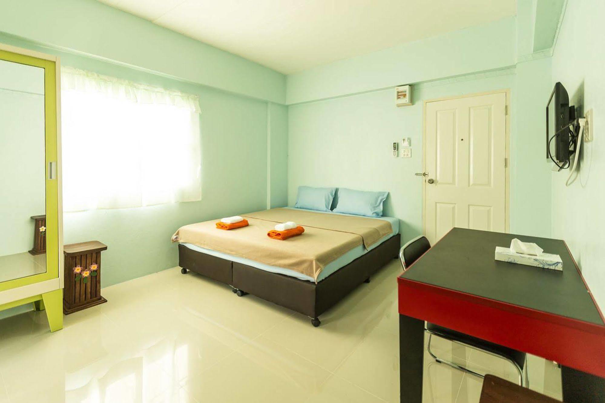 V At Bangsaen Hotel Ngoại thất bức ảnh