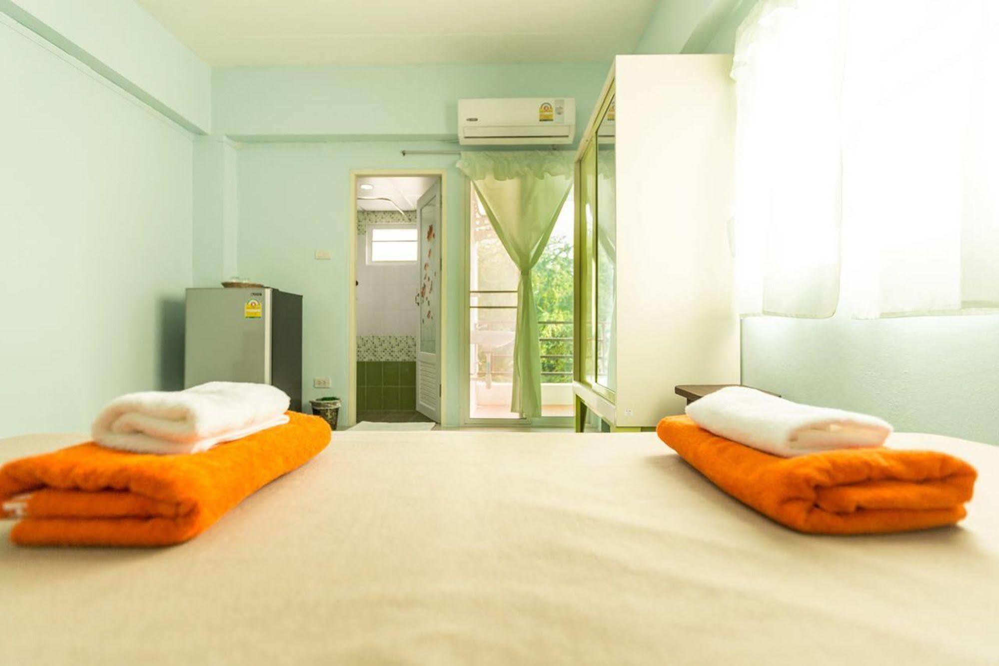 V At Bangsaen Hotel Ngoại thất bức ảnh